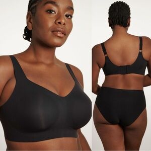 Evelyn & Bobbie The Beyond Bra in Black